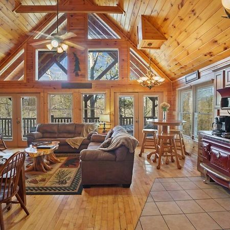 Stunning Mountain Cabin W Hot Tub Гатлинбург Экстерьер фото