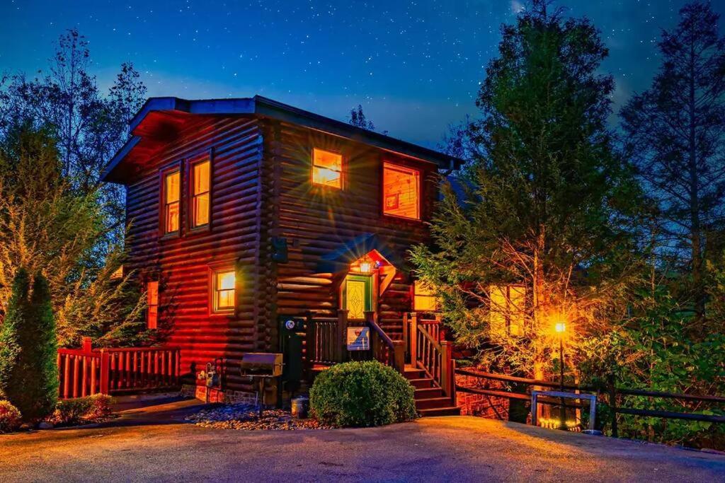 Stunning Mountain Cabin W Hot Tub Гатлинбург Экстерьер фото