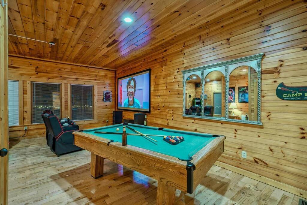 Stunning Mountain Cabin W Hot Tub Гатлинбург Экстерьер фото