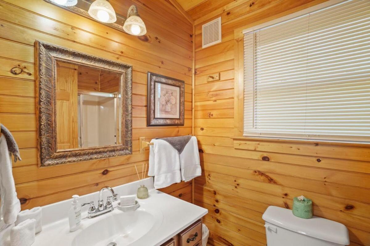 Stunning Mountain Cabin W Hot Tub Гатлинбург Экстерьер фото