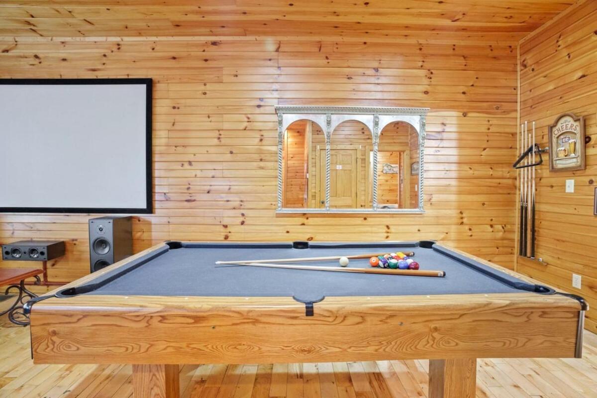 Stunning Mountain Cabin W Hot Tub Гатлинбург Экстерьер фото