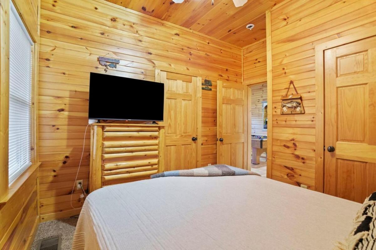 Stunning Mountain Cabin W Hot Tub Гатлинбург Экстерьер фото