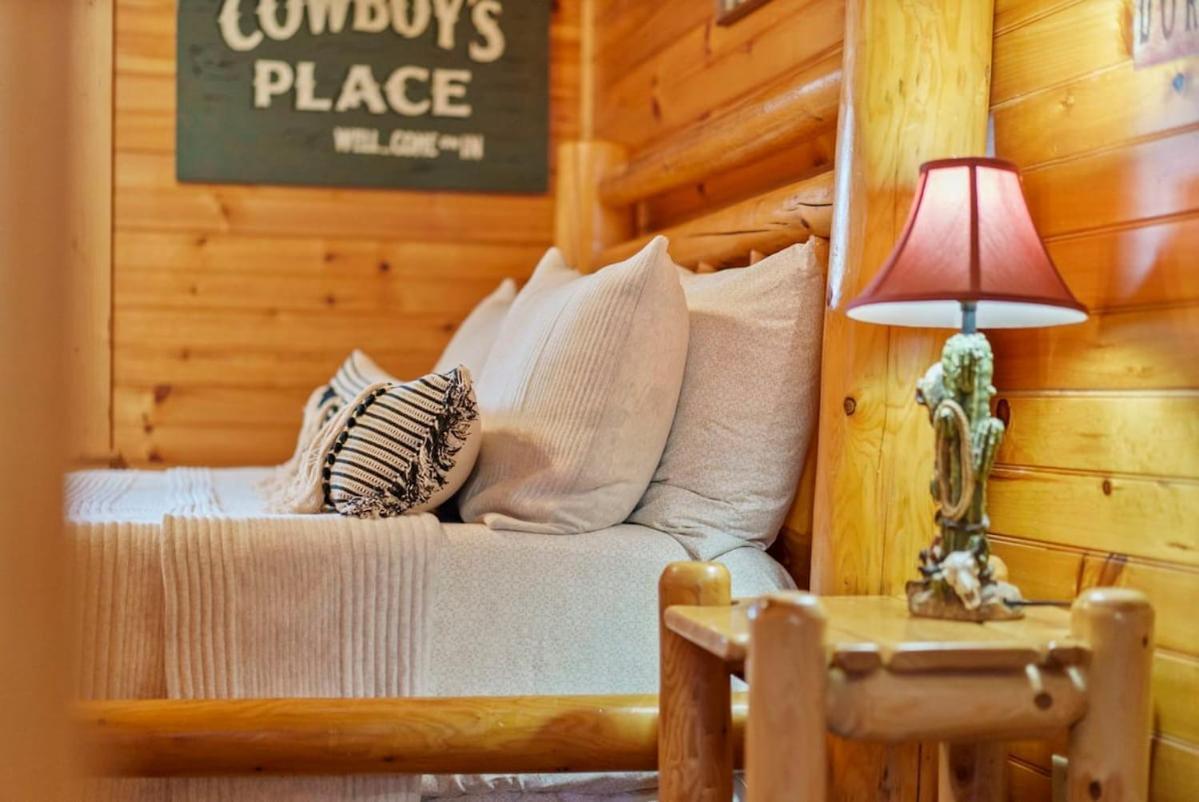 Stunning Mountain Cabin W Hot Tub Гатлинбург Экстерьер фото
