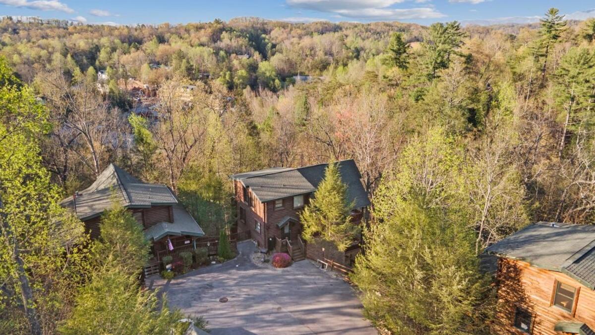 Stunning Mountain Cabin W Hot Tub Гатлинбург Экстерьер фото