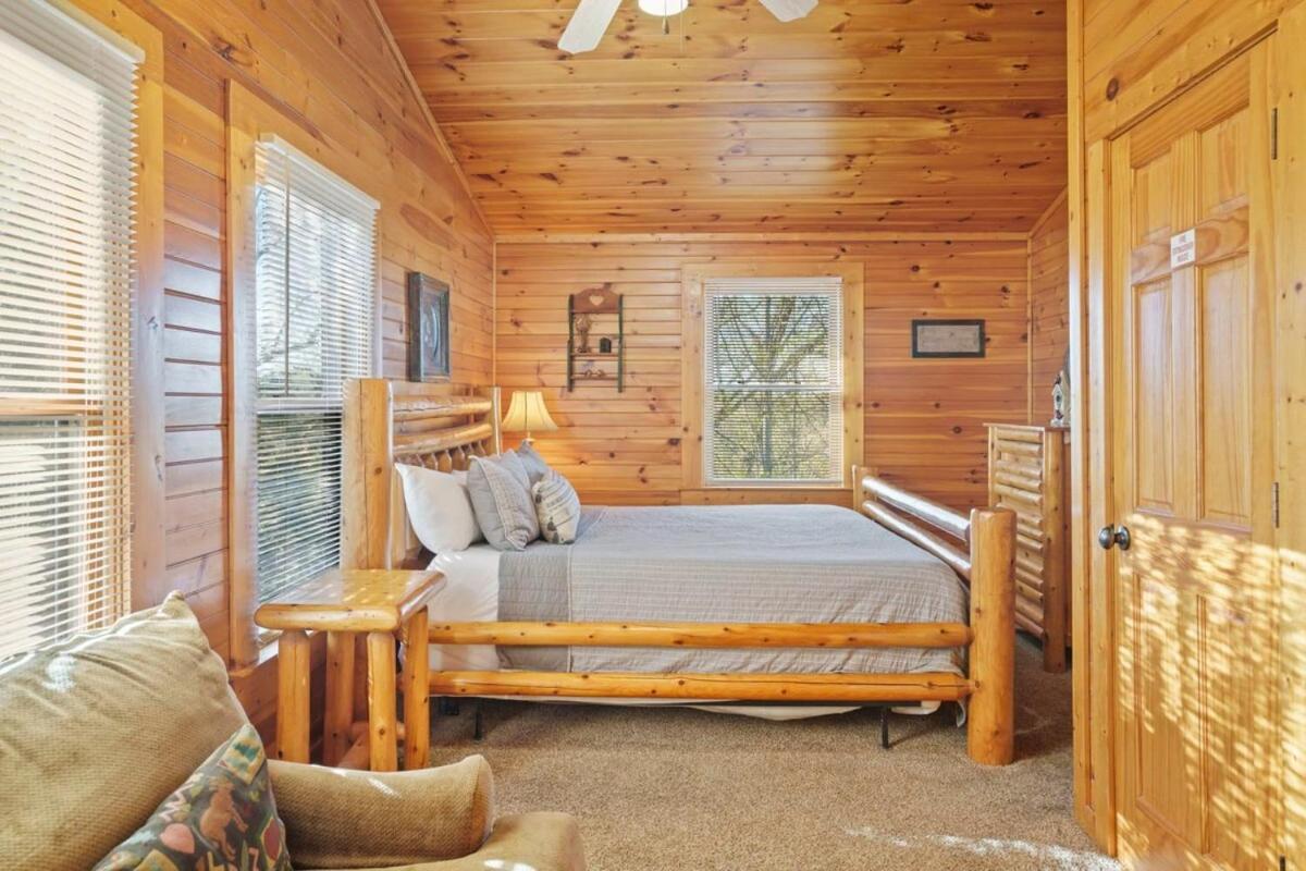 Stunning Mountain Cabin W Hot Tub Гатлинбург Экстерьер фото