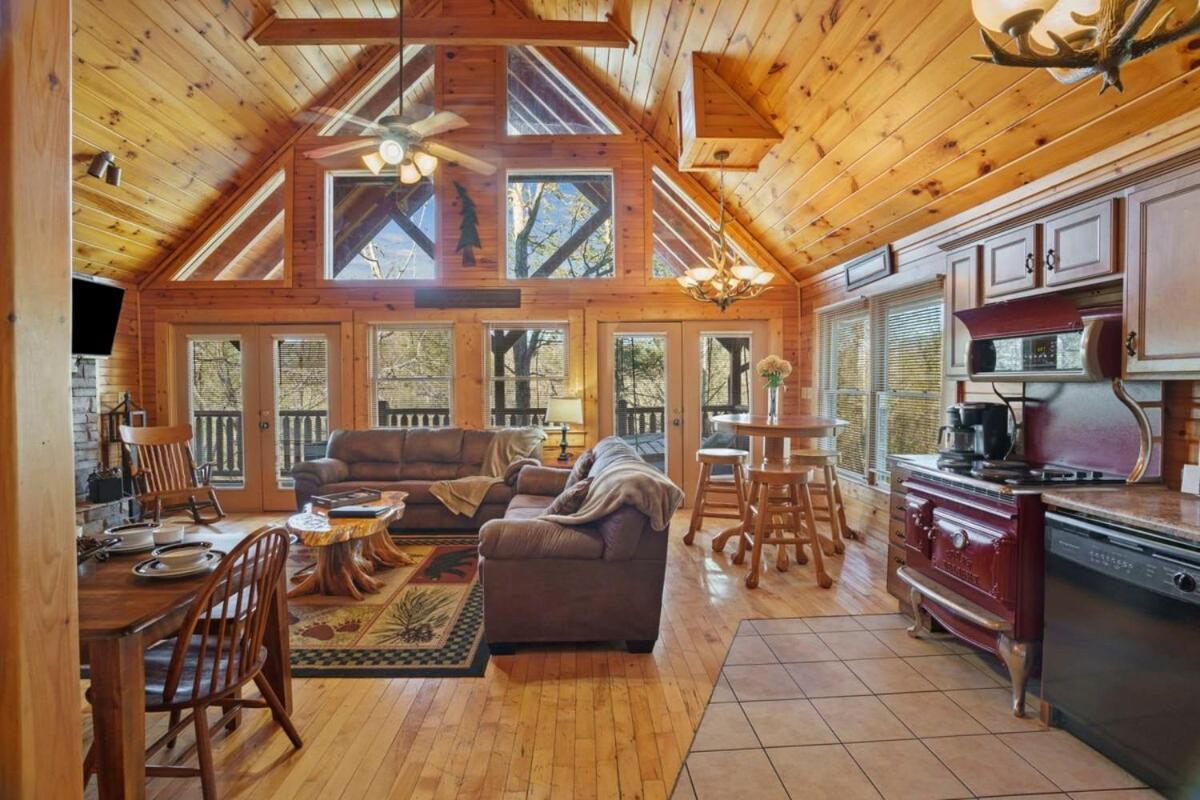 Stunning Mountain Cabin W Hot Tub Гатлинбург Экстерьер фото